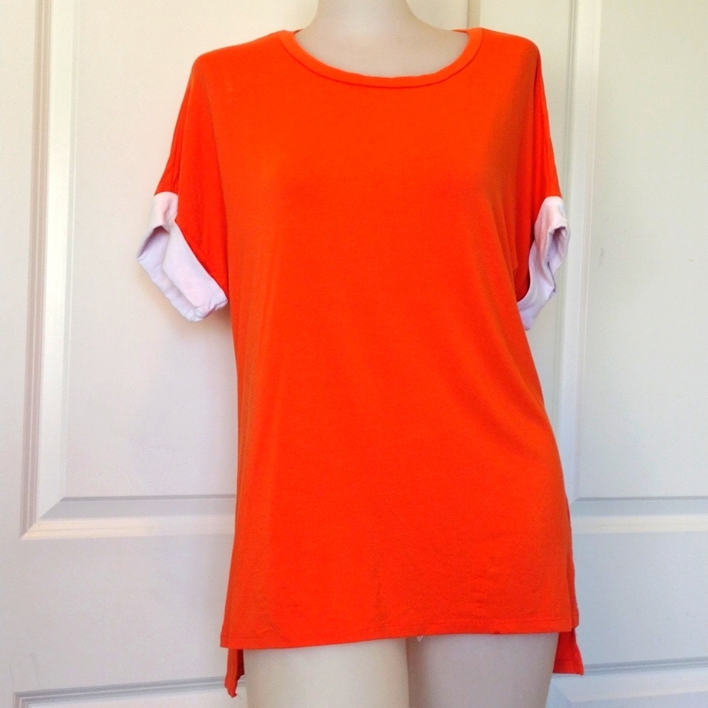 Lori felt Los Angeles orange and white very soft t-shirt